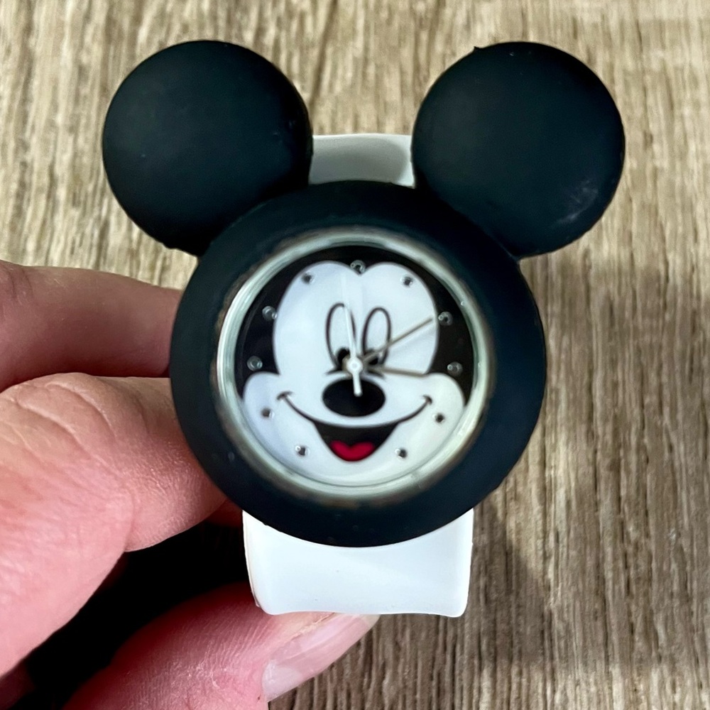 Disney Mickey Mouse Slap Watch MK1115 Accutime Kids Silicone Wrap ***Working***